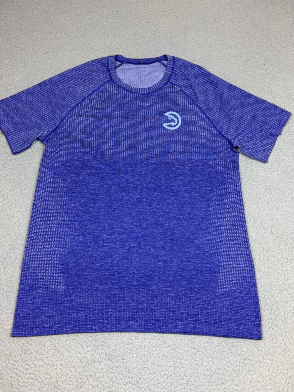Lululemon x Atlanta Hawks Shirt Mens Size Medium Purple Gym Workout Casual NBA